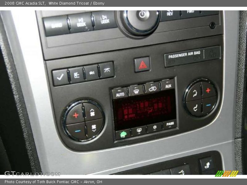 White Diamond Tricoat / Ebony 2008 GMC Acadia SLT