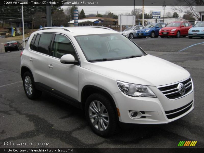 Front 3/4 View of 2009 Tiguan SE 4Motion