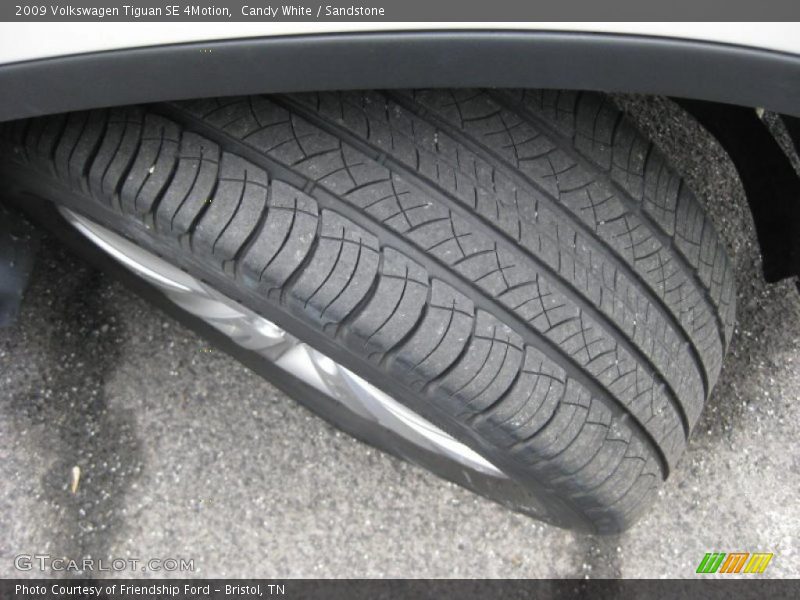 Candy White / Sandstone 2009 Volkswagen Tiguan SE 4Motion