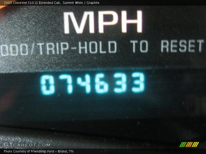 Summit White / Graphite 2003 Chevrolet S10 LS Extended Cab