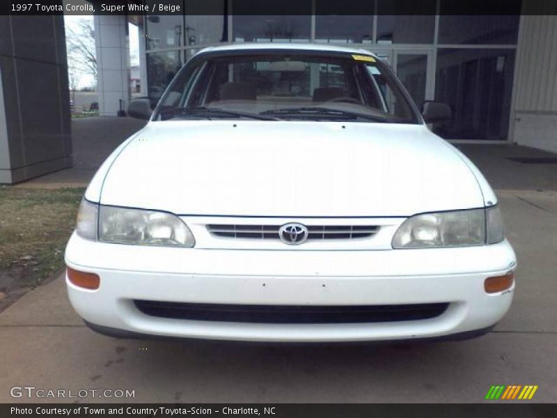 Super White / Beige 1997 Toyota Corolla