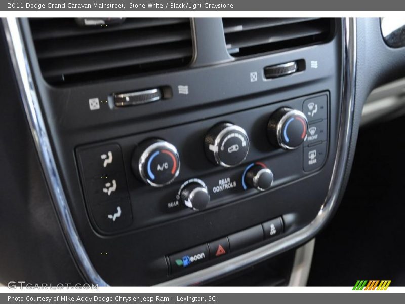 Stone White / Black/Light Graystone 2011 Dodge Grand Caravan Mainstreet