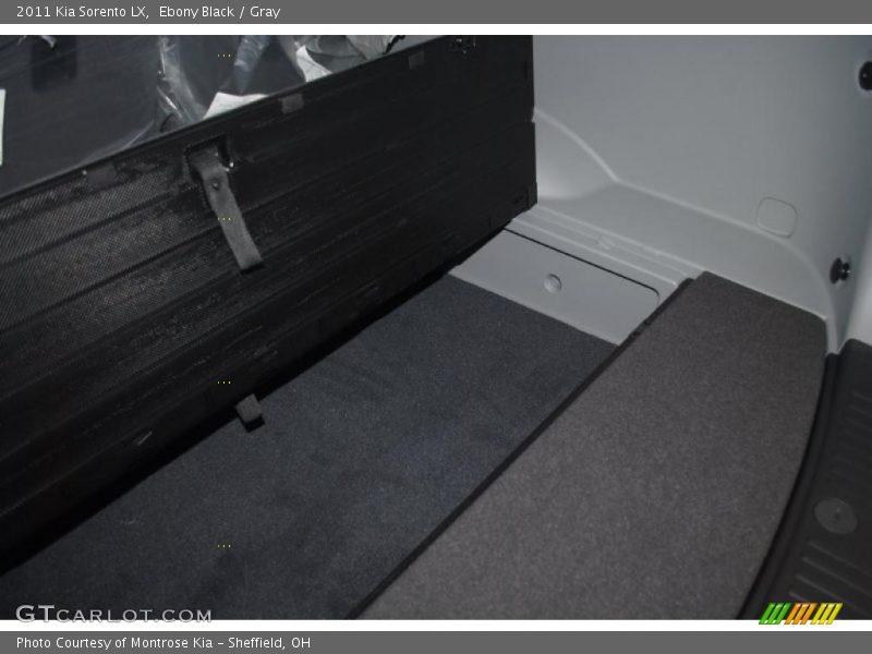 Ebony Black / Gray 2011 Kia Sorento LX