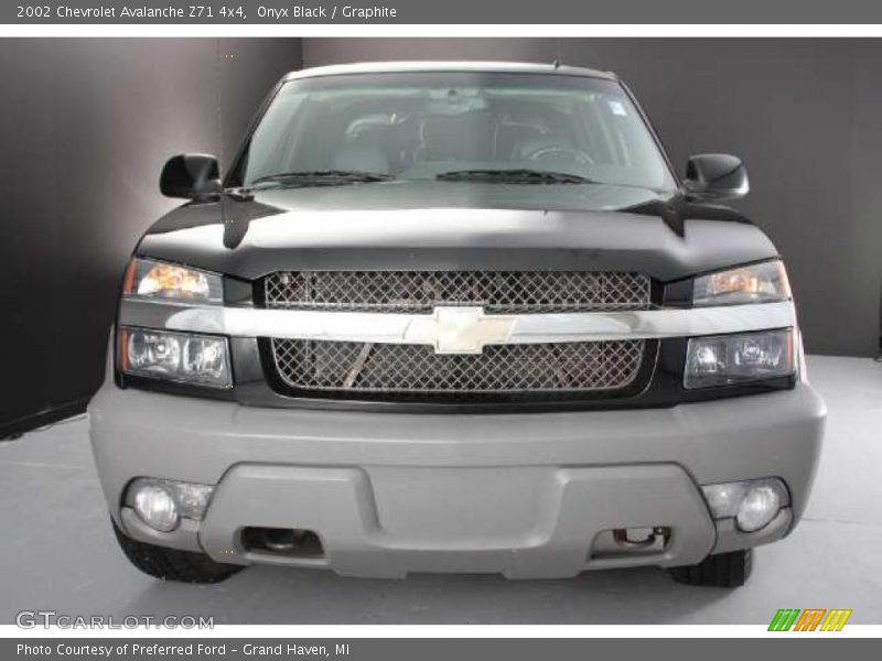 Onyx Black / Graphite 2002 Chevrolet Avalanche Z71 4x4