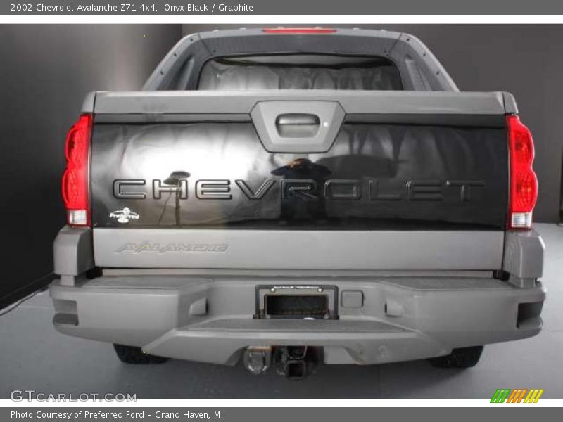 Onyx Black / Graphite 2002 Chevrolet Avalanche Z71 4x4