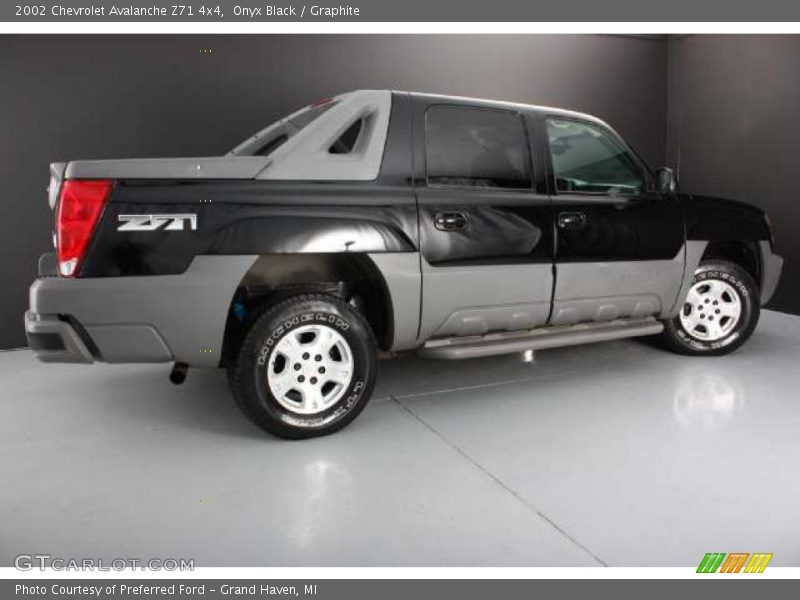Onyx Black / Graphite 2002 Chevrolet Avalanche Z71 4x4