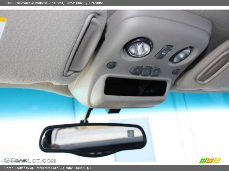 Onyx Black / Graphite 2002 Chevrolet Avalanche Z71 4x4