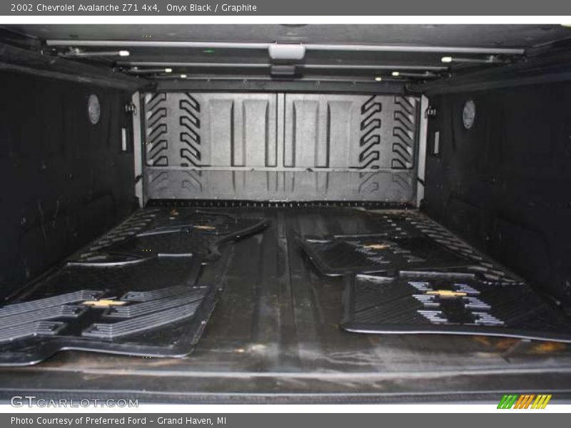 Onyx Black / Graphite 2002 Chevrolet Avalanche Z71 4x4
