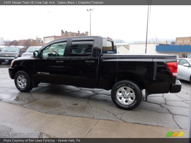 Galaxy Black / Graphite/Titanium 2005 Nissan Titan XE Crew Cab 4x4