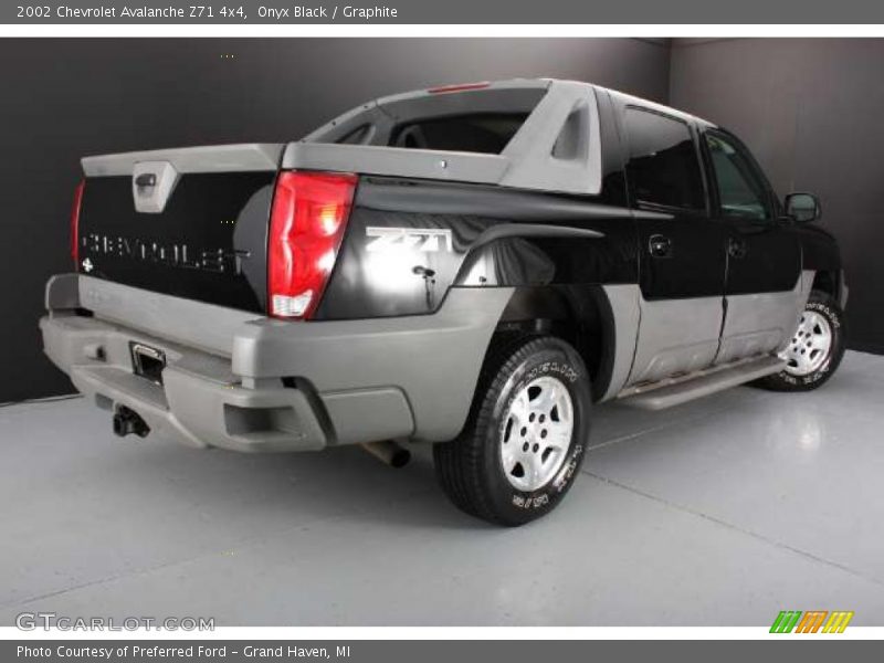 Onyx Black / Graphite 2002 Chevrolet Avalanche Z71 4x4