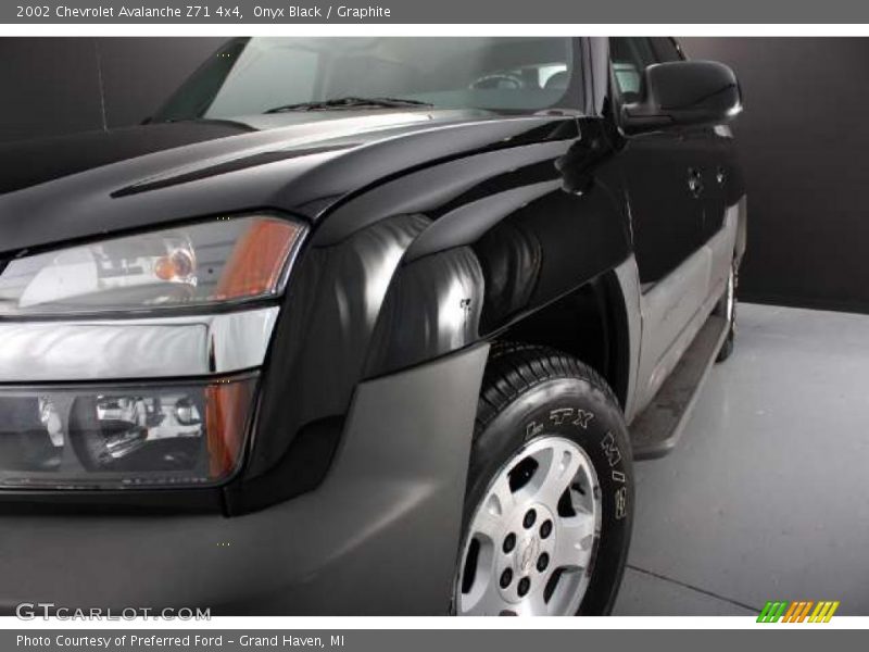 Onyx Black / Graphite 2002 Chevrolet Avalanche Z71 4x4