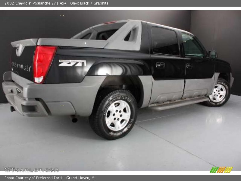 Onyx Black / Graphite 2002 Chevrolet Avalanche Z71 4x4