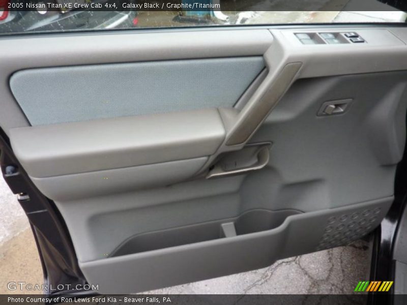 Door Panel of 2005 Titan XE Crew Cab 4x4