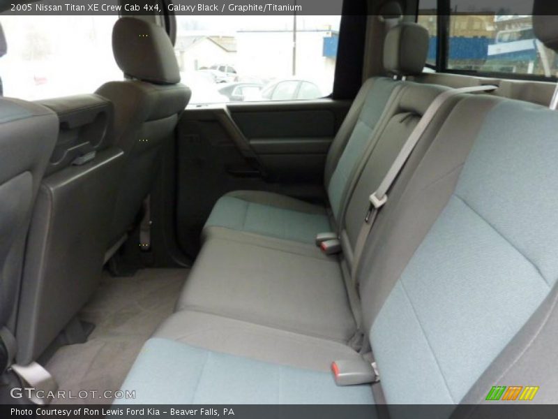  2005 Titan XE Crew Cab 4x4 Graphite/Titanium Interior