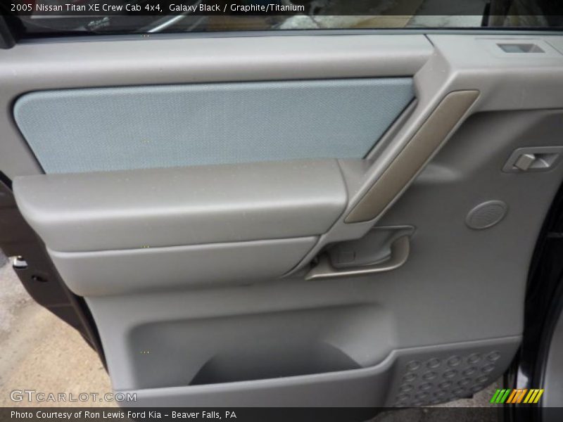 Door Panel of 2005 Titan XE Crew Cab 4x4