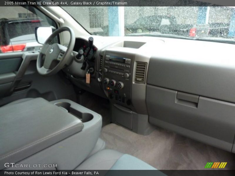 Galaxy Black / Graphite/Titanium 2005 Nissan Titan XE Crew Cab 4x4