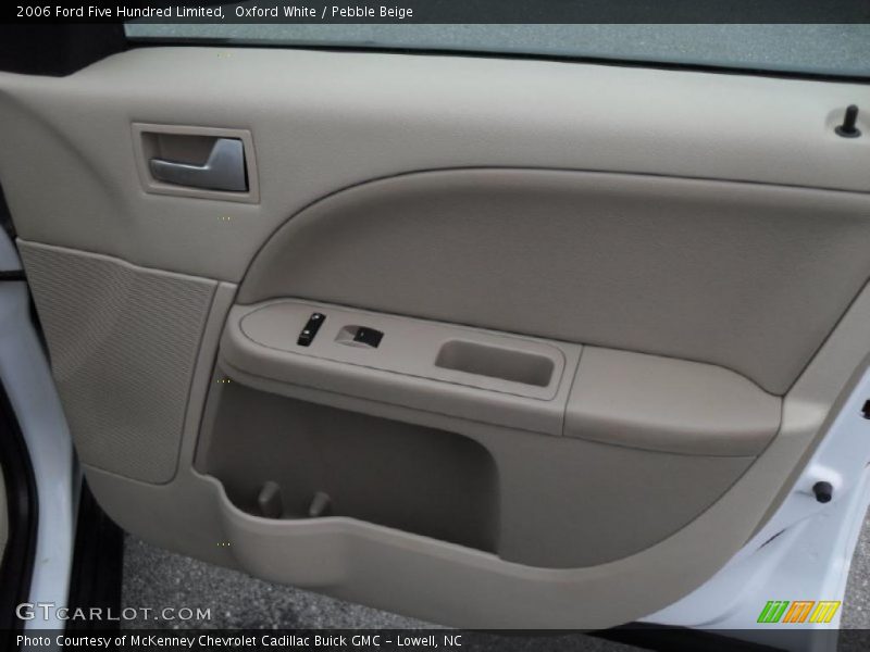 Door Panel of 2006 Five Hundred Limited