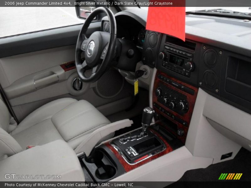 Bright Silver Metallic / Dark Slate Gray/Light Graystone 2006 Jeep Commander Limited 4x4