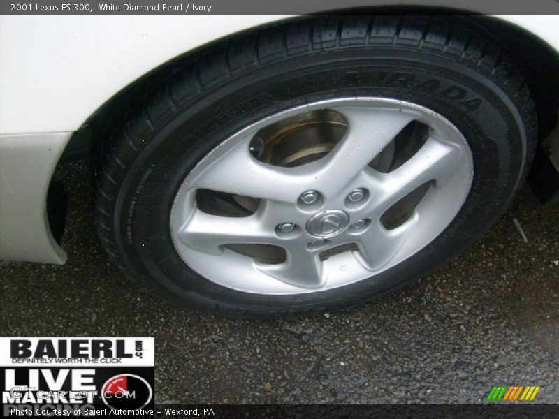 White Diamond Pearl / Ivory 2001 Lexus ES 300