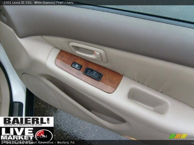 White Diamond Pearl / Ivory 2001 Lexus ES 300