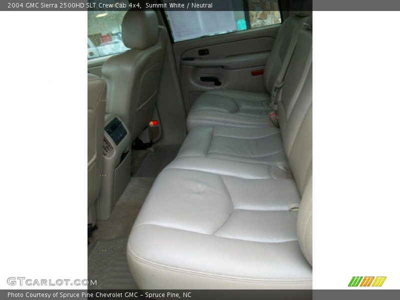 Summit White / Neutral 2004 GMC Sierra 2500HD SLT Crew Cab 4x4