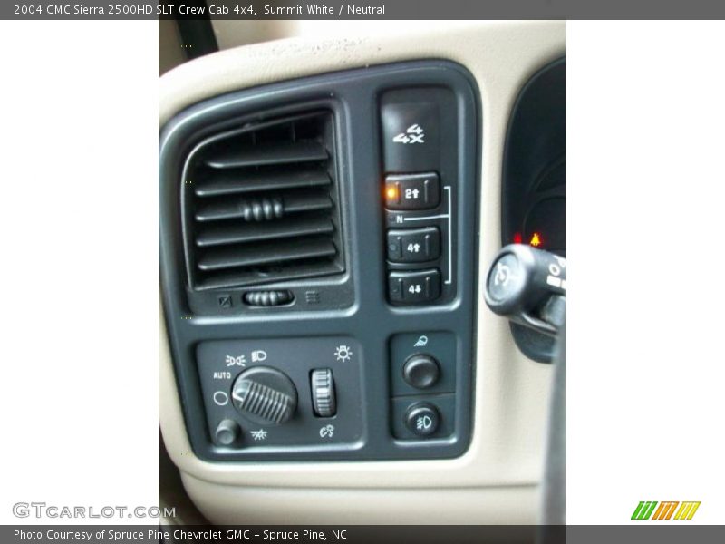 Summit White / Neutral 2004 GMC Sierra 2500HD SLT Crew Cab 4x4