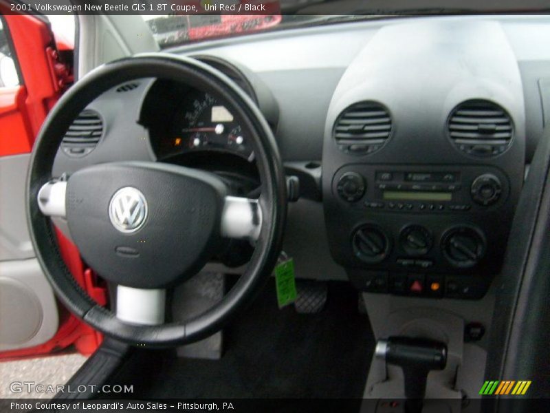 Uni Red / Black 2001 Volkswagen New Beetle GLS 1.8T Coupe