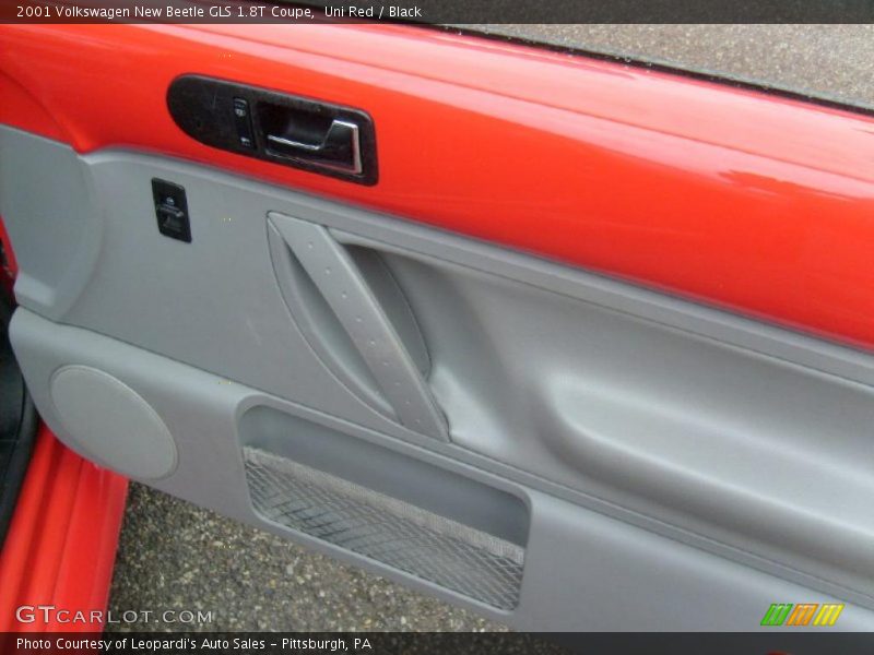 Uni Red / Black 2001 Volkswagen New Beetle GLS 1.8T Coupe