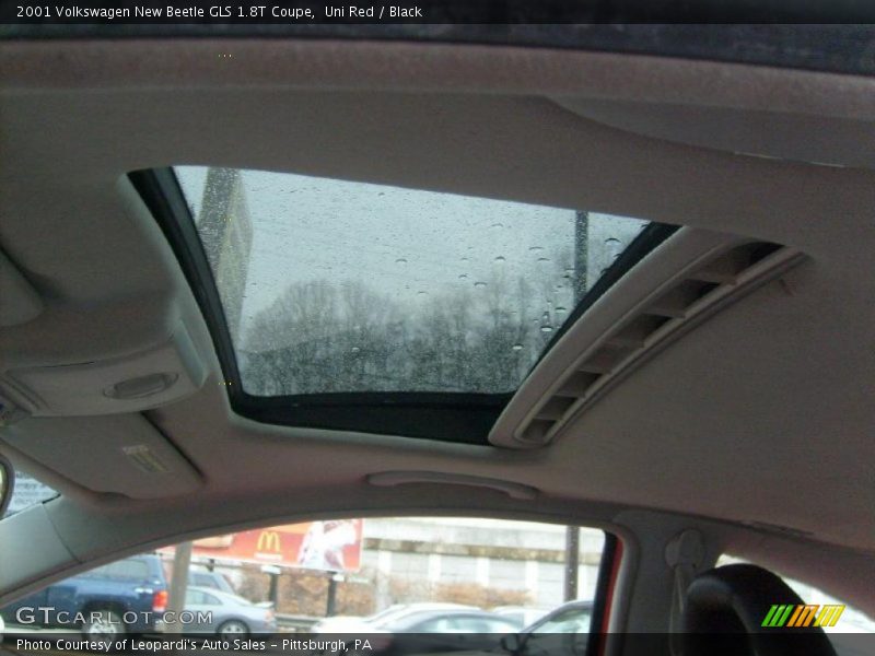 Uni Red / Black 2001 Volkswagen New Beetle GLS 1.8T Coupe