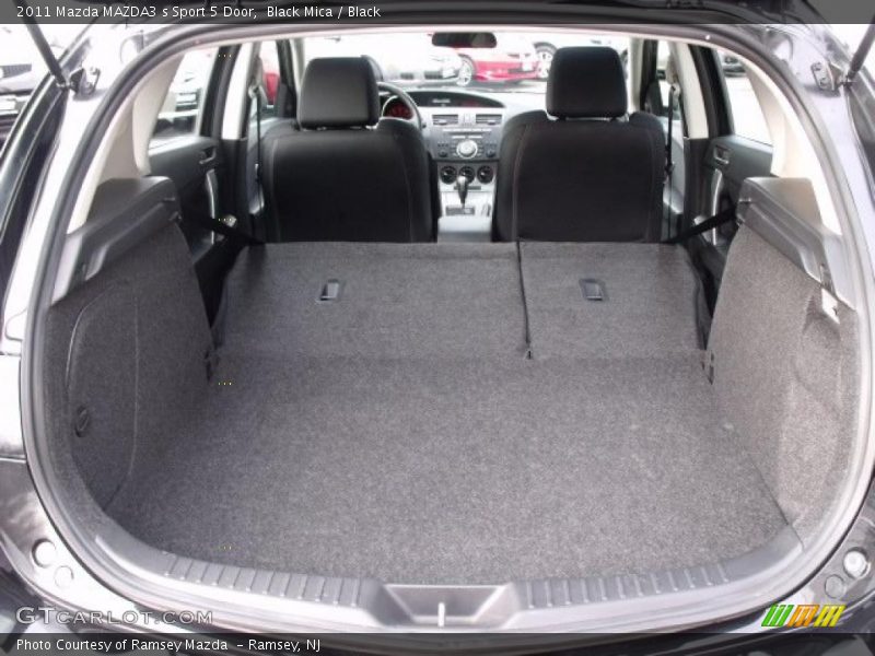  2011 MAZDA3 s Sport 5 Door Trunk