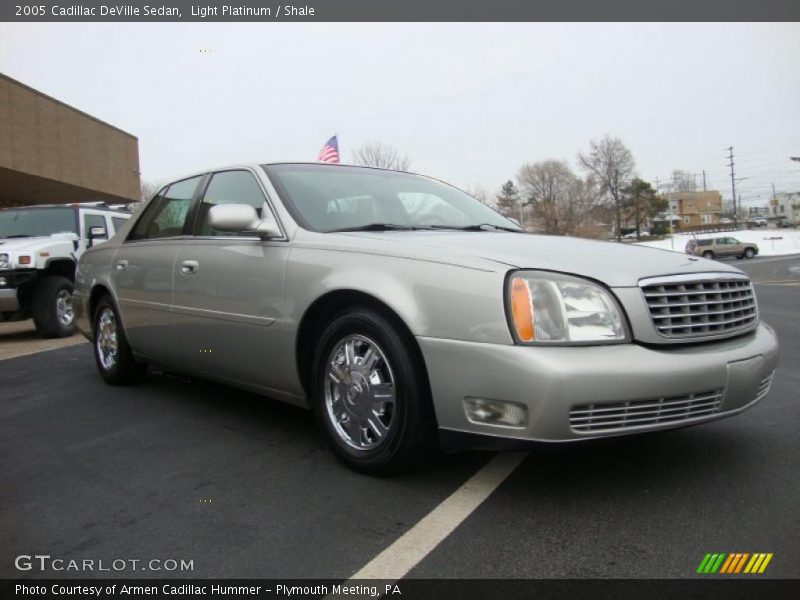 Light Platinum / Shale 2005 Cadillac DeVille Sedan