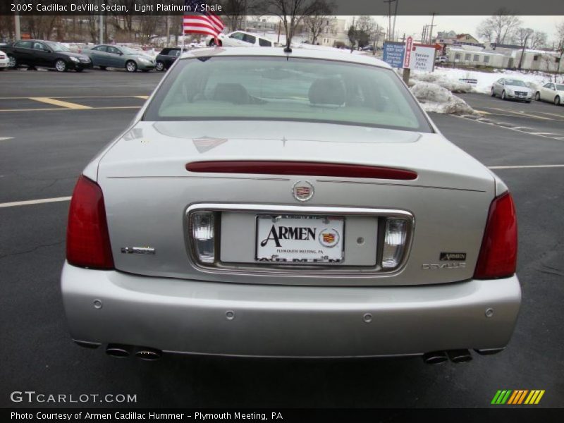 Light Platinum / Shale 2005 Cadillac DeVille Sedan
