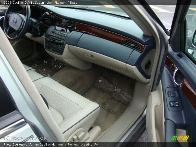 Light Platinum / Shale 2005 Cadillac DeVille Sedan