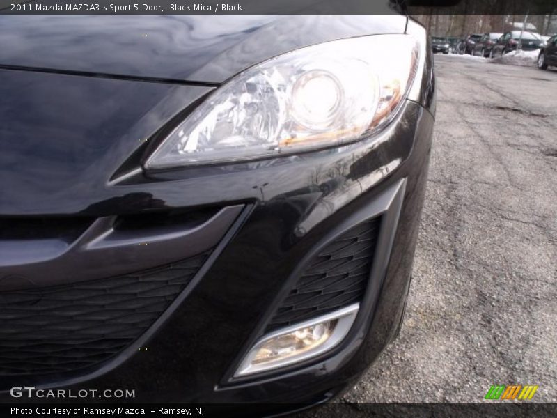 Black Mica / Black 2011 Mazda MAZDA3 s Sport 5 Door