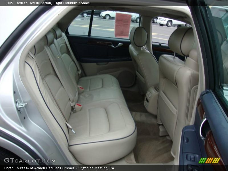 Light Platinum / Shale 2005 Cadillac DeVille Sedan