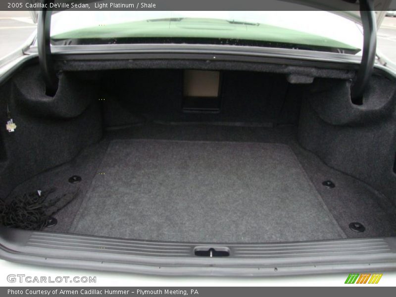 Light Platinum / Shale 2005 Cadillac DeVille Sedan