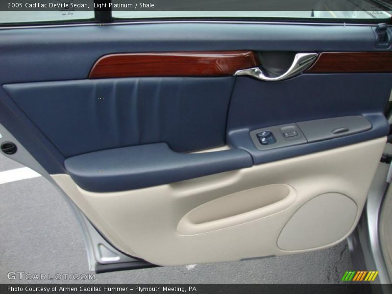 Light Platinum / Shale 2005 Cadillac DeVille Sedan