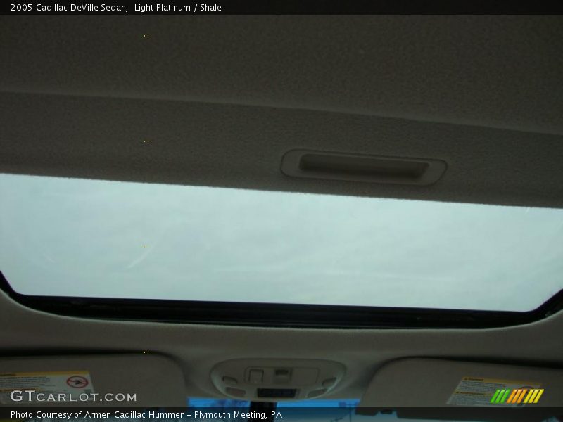 Light Platinum / Shale 2005 Cadillac DeVille Sedan