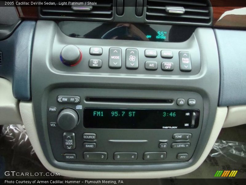 Light Platinum / Shale 2005 Cadillac DeVille Sedan