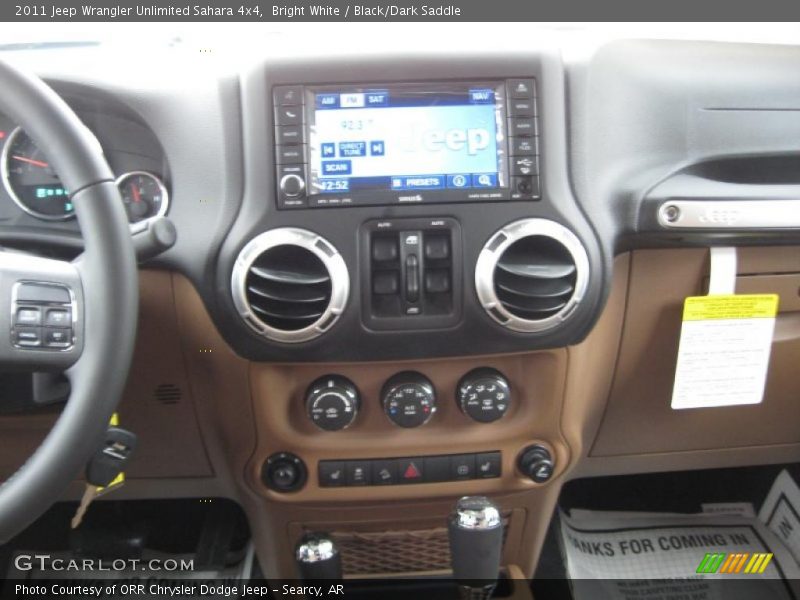 Controls of 2011 Wrangler Unlimited Sahara 4x4