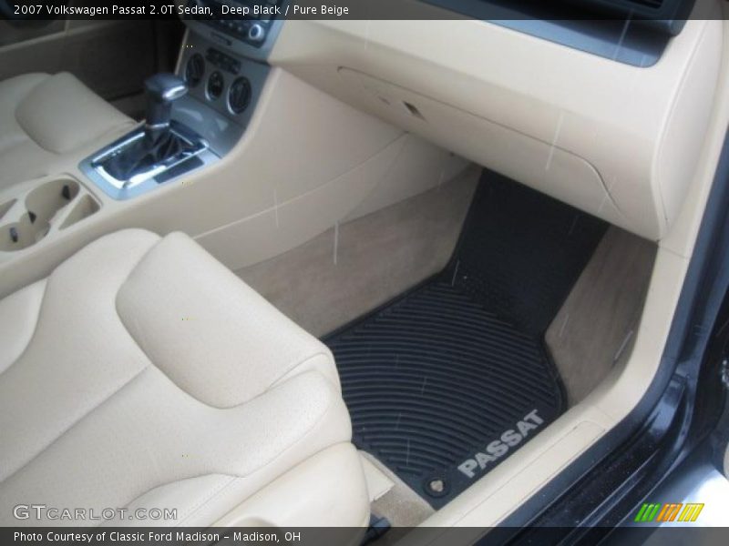 Deep Black / Pure Beige 2007 Volkswagen Passat 2.0T Sedan