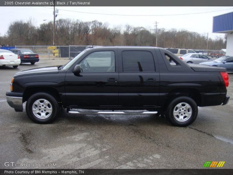 Black / Tan/Neutral 2005 Chevrolet Avalanche LS