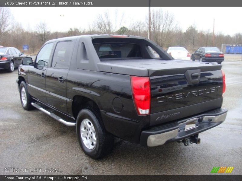 Black / Tan/Neutral 2005 Chevrolet Avalanche LS