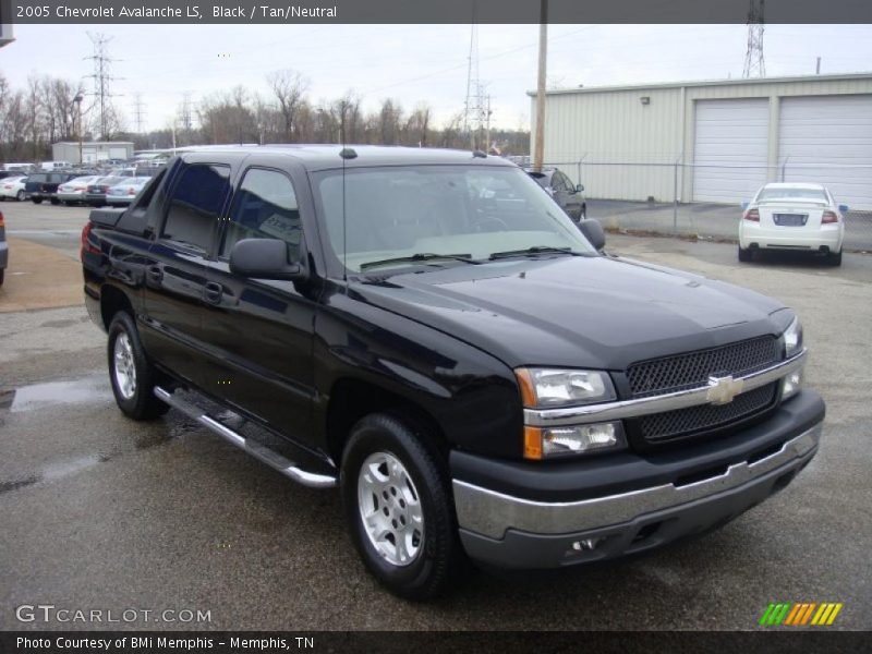Black / Tan/Neutral 2005 Chevrolet Avalanche LS