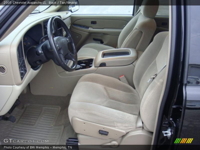Black / Tan/Neutral 2005 Chevrolet Avalanche LS