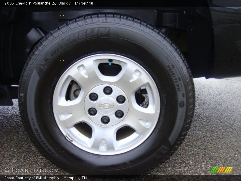 Black / Tan/Neutral 2005 Chevrolet Avalanche LS