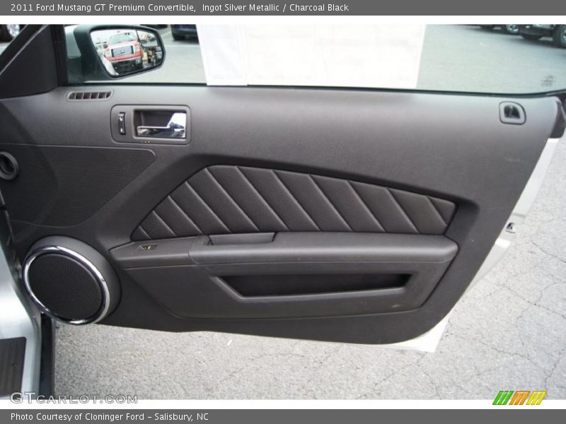 Door Panel of 2011 Mustang GT Premium Convertible