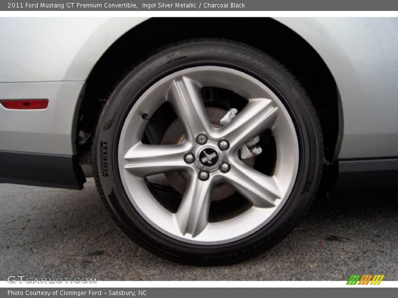 2011 Mustang GT Premium Convertible Wheel