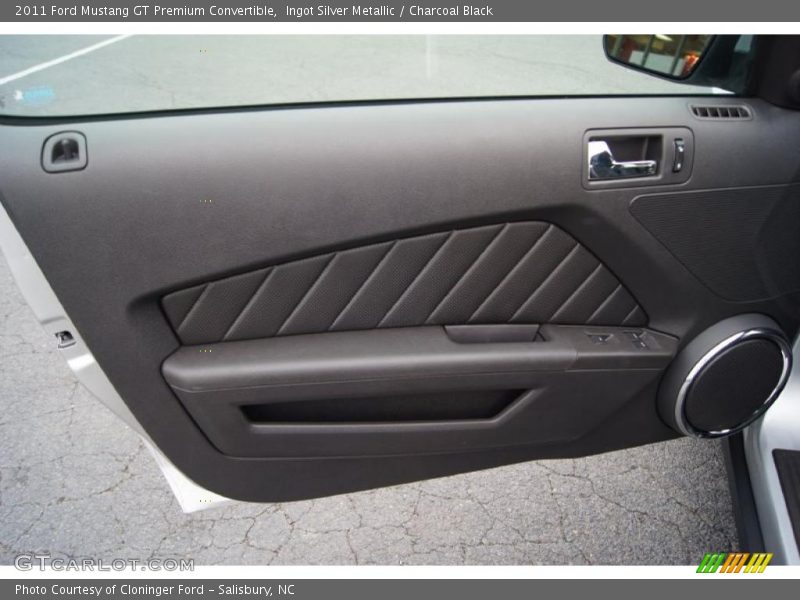 Door Panel of 2011 Mustang GT Premium Convertible