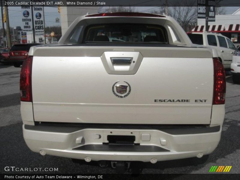 White Diamond / Shale 2005 Cadillac Escalade EXT AWD